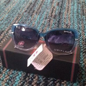 SWISS MISS SUNGLASSES